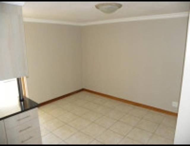 2 BEDROOM APARTMENT FOR SALE IN HILLCREST